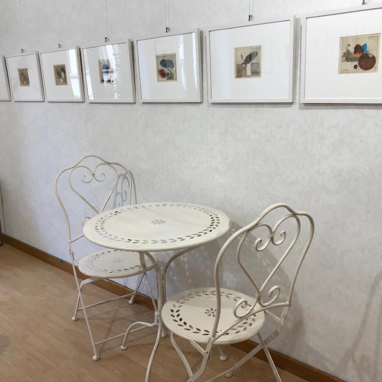 Espace de vie avec oeuvres d'art