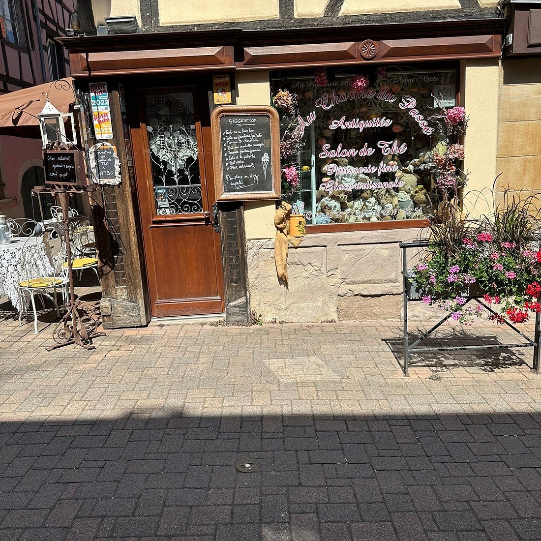 Terrasse et entree